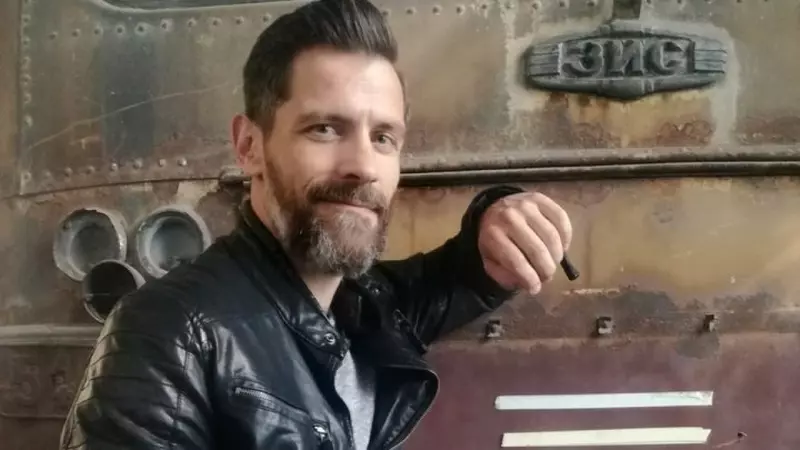 Alexander Zudor, actorul arestat preventiv pentru viol și tentativă de viol, a fost dat în judecată de fosta soție