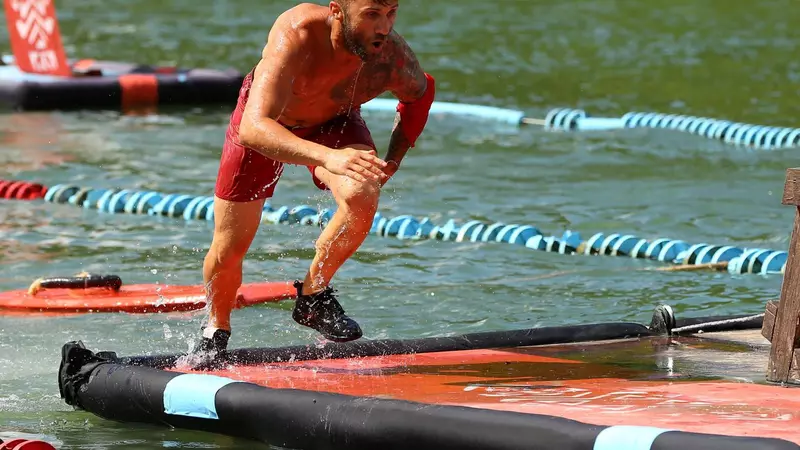 Cine este iubita lui Cosmin Stanciu de la Survivor. Laura l-a pus să îi promită ceva înainte de emisiune