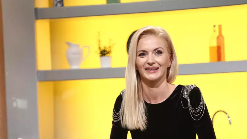 Soția lui Mihai Petre a impresionat la Chefi la Cuțite cu "supa sărăciei"! Jurații au mâncat tot