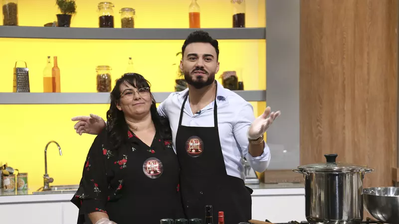 Jador și mama lui, apariție surpriză la Chefi la Cuțite: "Dacă nu iau cuțitul..."