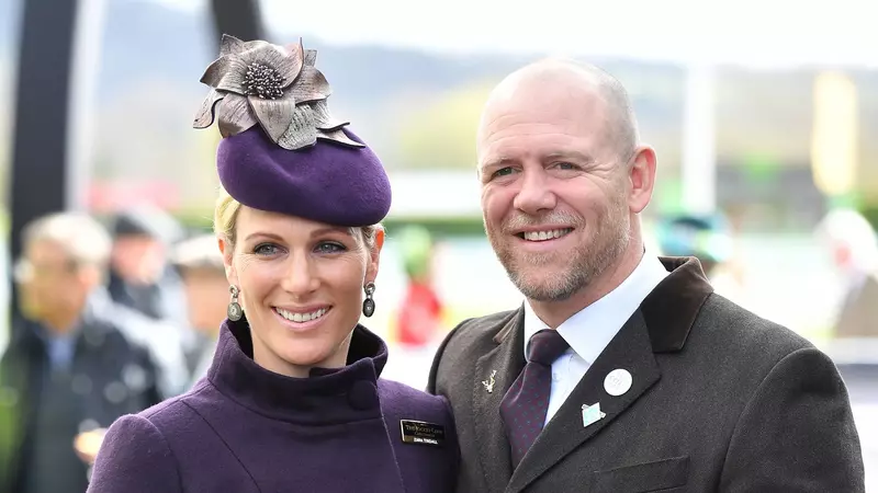 Zara Tindall, nepoata Reginei Elisabeta, a născut. Copilul a venit pe lume în baie, pe podea!