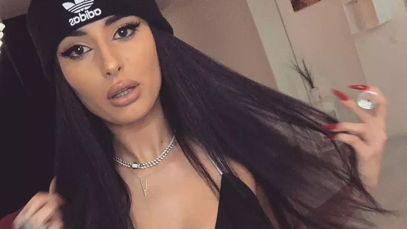 Cine este Bianca Bonef de la Burlacul. Este dominatoare profesionistă