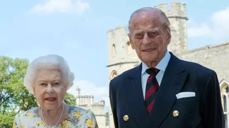 Regina Elisabeta și Prințul Philip, poveste de dragoste tulburătoare. S-au îndrăgostit când ea avea 13 ani