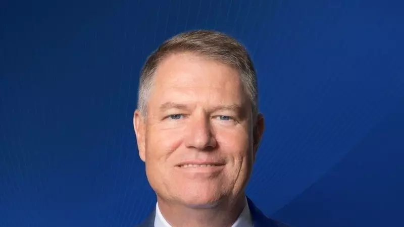 Cum arăta Klaus Iohannis la 17 ani. Fotografia care a devenit virală