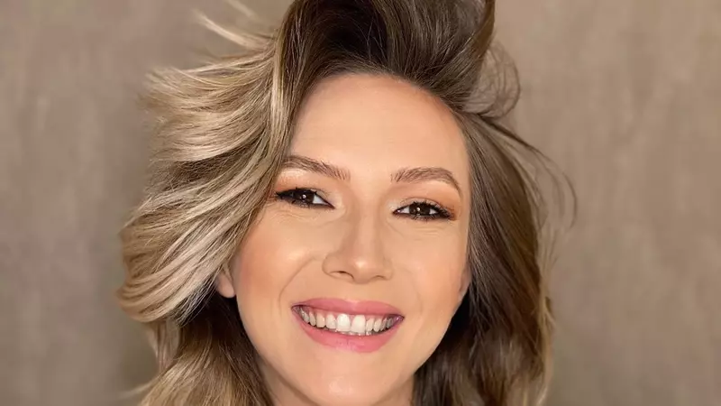 Adela Popescu, fotografie cu burta de gravidă la vedere, pe Instagram. Cum arată înainte să nască