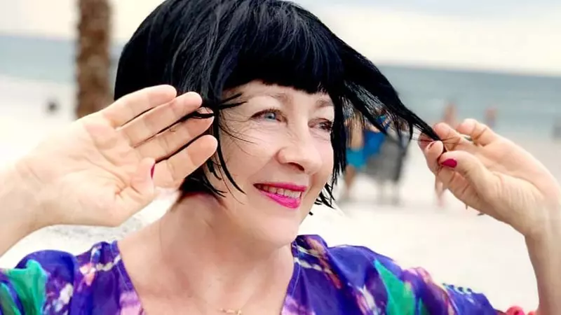 Neti Sandu s-a pozat în costum de baie, la 62 de ani. Cum au reacționat fanii