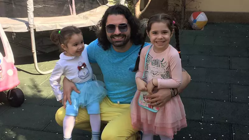 Pepe, vacanță cu noua iubită și fetițele sale. Cum se înțeleg cu Yasmine