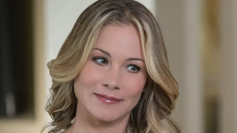 Christina Applegate, alias Kelly Bundy, diagnosticată cu scleroză multiplă. Anunțul sfâșietor al actriței