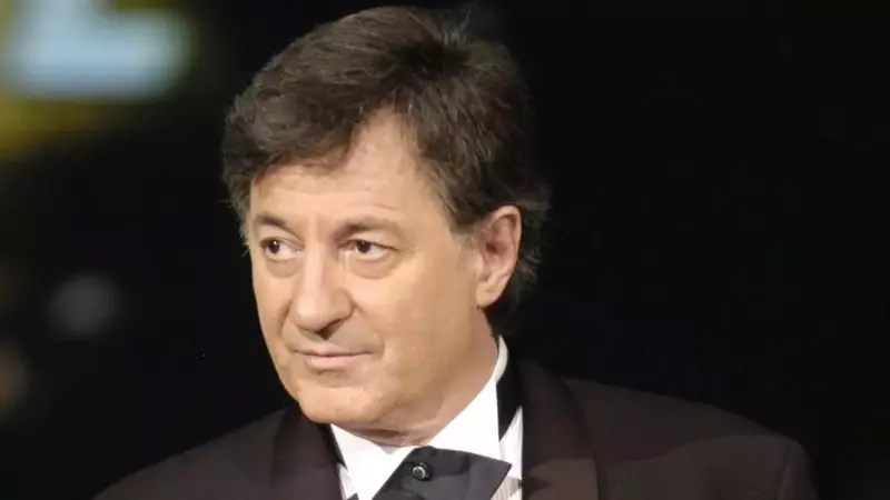 Ultimul omagiu. Cortegiul cu trupul neînsuflețit al lui Ion Caramitru se va opri, astăzi, în fața TNB