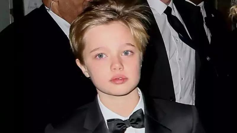 Shiloh, fiica Angelinei Jolie, pentru prima dată în rochie, după ce s-a spus că vrea să fie băiat. Seamănă leit cu actrița