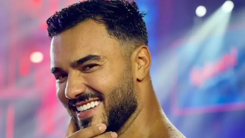 Jador, surprins în compania unei blonde misterioase, după despărțirea de Georgiana: „Fetele sar pe tine”