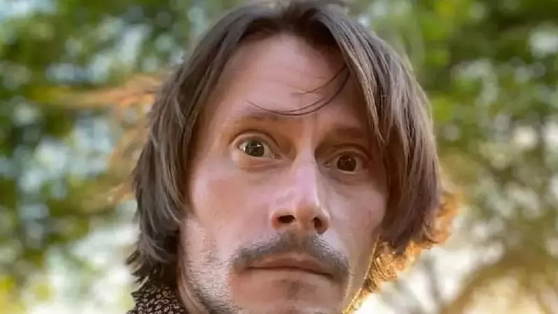 Marius Manole înapoiază decorația oferită de Klaus Iohannis, în 2016: „Pentru mine, președintele este un trădător”