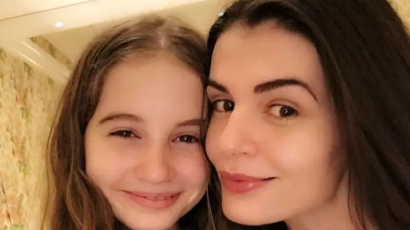 Monica Gabor și Irina Columbeanu duc o viață de lux în America. Se îmbracă aproape identic și se plimbă cu avionul privat