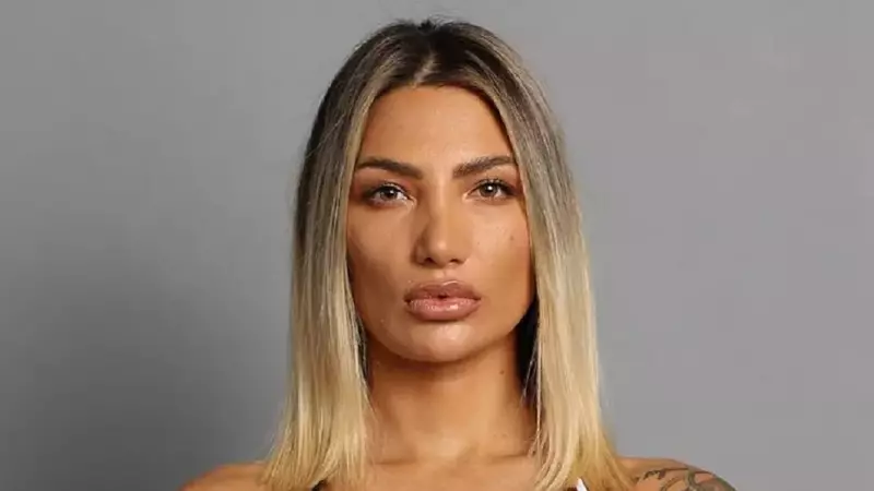 Ce înseamnă A 7 2, tatuajul pe care-l are Ana Dobrovie de la Survivor