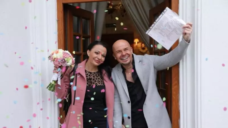 Soția lui DJ Morris a depus actele de divorț, la trei săptămâni după căsătorie. Femeia s-ar fi întors în brațele fostului iubit