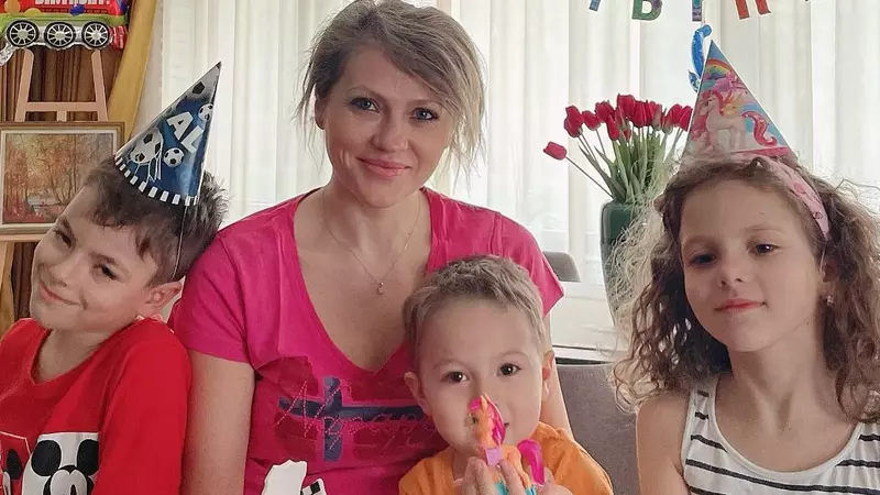 Mirela Vaida a anulat petrecerea de ziua fiului său deoarece toți cei trei copii sunt bolnavi: „Medicamente, termometre și diete”