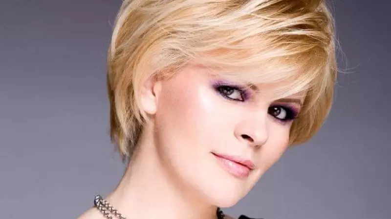 Cum a afectat-o pe Sanda Ladoși faptul că tatăl său era ofițer de Securitate: „Am fost botezată noaptea, pe ascuns, când eram destul de măricică”