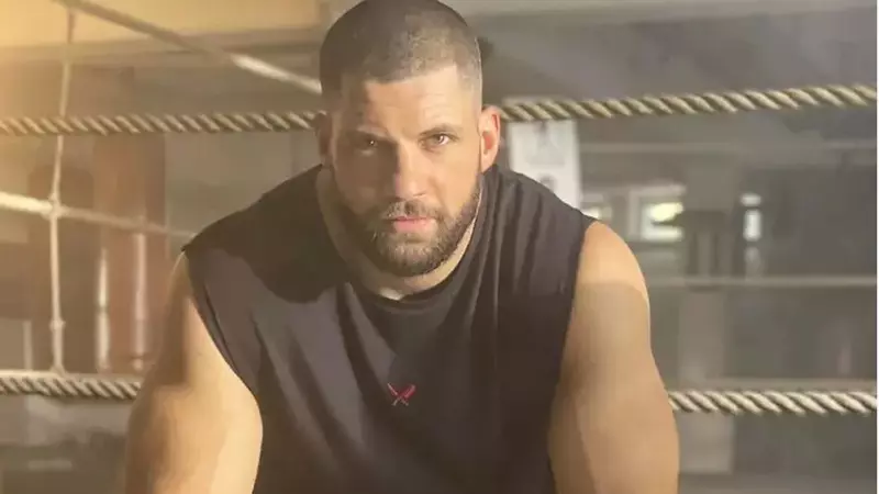 Cine e Florian Munteanu, românul care va juca în serialul Vikingii: "Sunt foarte mândru"