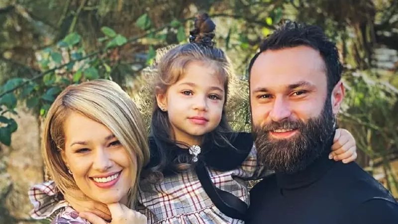 Ce spune Feli despre al doilea copil și cum își educă fiica: „Deși au trecut trei ani, încă învățăm să fim părinți” / EXCLUSIV