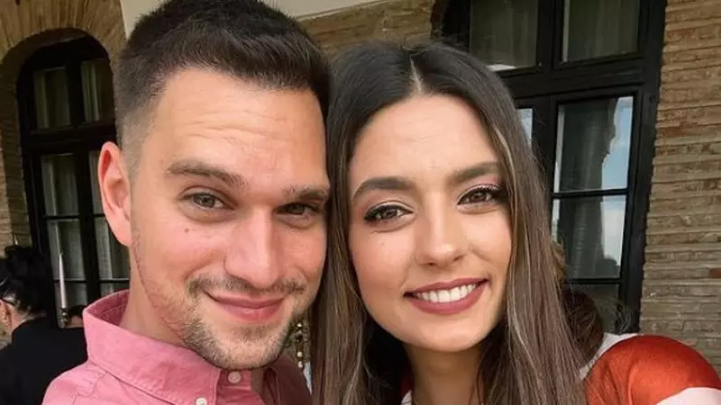 Oana Moșneagu și Vlad Gherman, prima apariție în calitate de cuplu, la un eveniment. S-au sărutat pătimaș în văzul tuturor, la petrecerea VIVA!