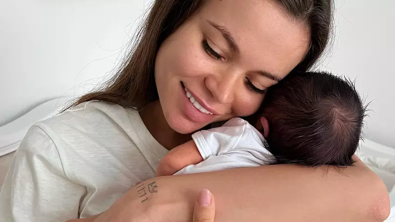 Denisa Filcea, declarații controversate după ce a devenit mamă: "Copiii nu cer să se nască, noi alegem să îi aducem pe lume și trebuie să încetăm să ne plângem"