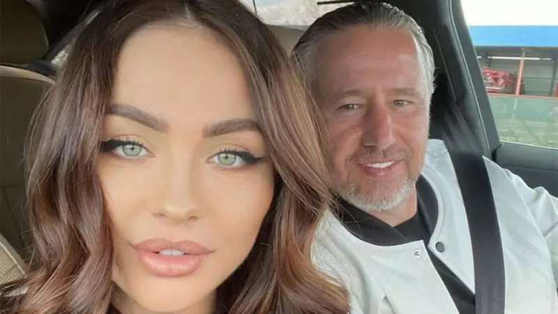 Cum arată Corina Caciuc în colanți, la două luni după naștere. Iubita lui Laurențiu Reghecampf s-a îngrășat foarte puțin în timpul sarcinii