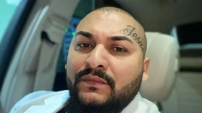 Dani Mocanu, ridicat de mascați, după ce ar fi amenințat un fotbalist. Poliția face percheziții în casa cântărețului