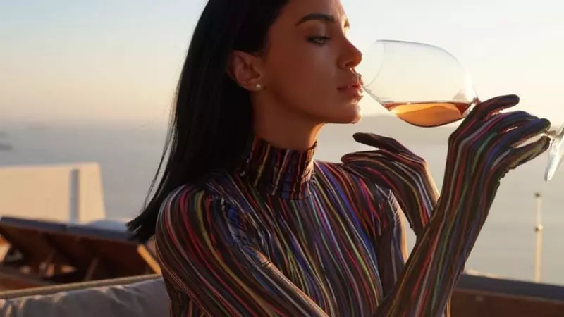 Adelina Pestrițu, criticată dur din cauza unui video despre bunele maniere la restaurant. Cum se apără vedeta: "Este o economie inutilă"