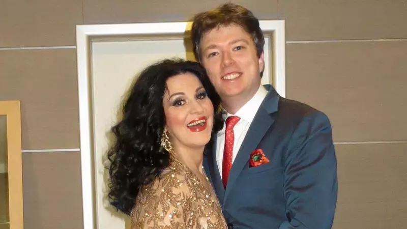 Angela Gheorghiu și iubitul mai tânăr cu 22 de ani au sărbătorit 9 ani de relație. Mesajul sopranei: "Mi-ai arătat ce înseamnă dragostea adevărată"