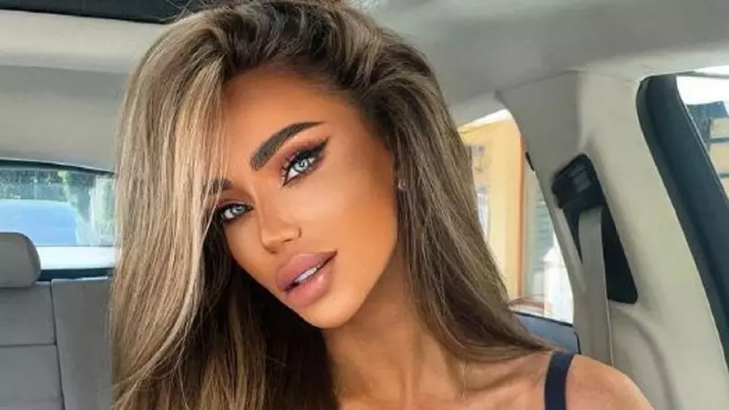 Ce obiect surprinzător poartă Bianca Drăgușanu mereu cu ea, în geantă. L-a primit cadou: „Folosesc...”