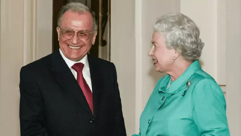 Ce mesaj a transmis Ion Iliescu, după moartea Reginei Elisabeta a II-a: „Am avut ocazia să o cunosc și să discut cu ea”