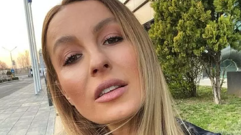 Cum arată Flavia Mihășan după ce și-a făcut o operație estetică prin care și-a tăiat pleoapele: „A durat 25 de minute operația”