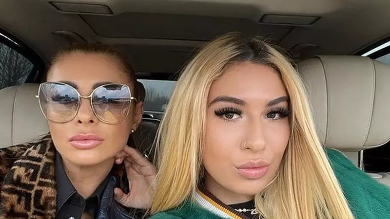 Cum s-au îmbrăcat Anamaria Prodan și fiica ei, Sarah, la parastasul Ionelei Prodan. Impresara a plâns în hohote: "Să nu o uitați niciodată"