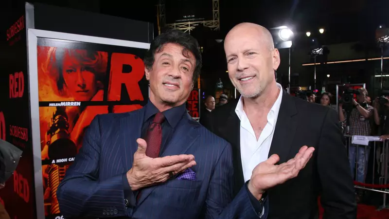 Sylvester Stallone, vești proaste despre Bruce Willis: "Trece prin momente foarte dificile acum". Actorul suferă de afazie