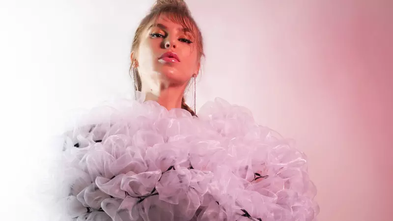 Corina Bud recunoaște că are un nou iubit, la 6 ani de la divorțul de Nelu Bud: „Mă încarcă cu energie bună” / EXCLUSIV