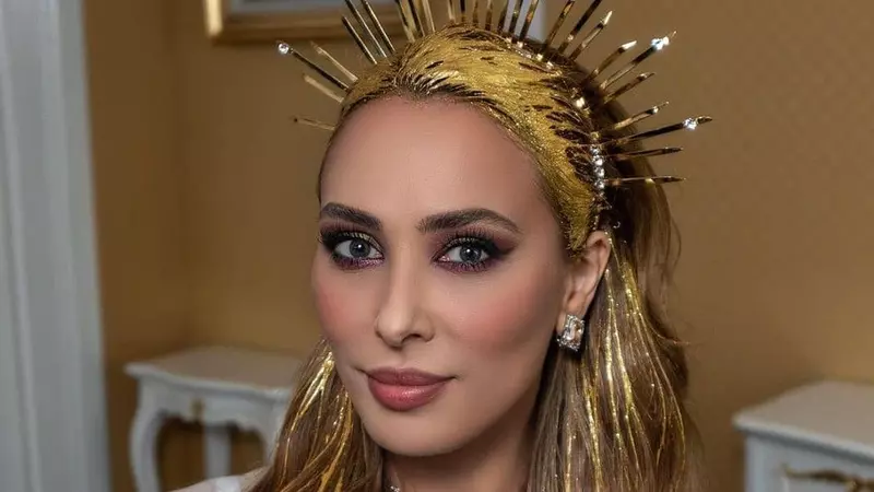 Iulia Vântur, demonstrație de dans pe Instagram, alături de o vedetă din India. E super sexy într-un costum perfect mulat