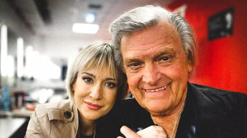 Florin Piersic împlinește 87 de ani. Actorul își sărbătorește ziua pe scenă, alături de Medeea Marinescu: „E o pasăre rară în lumea asta. Legătura noastră...” / EXCLUSIV