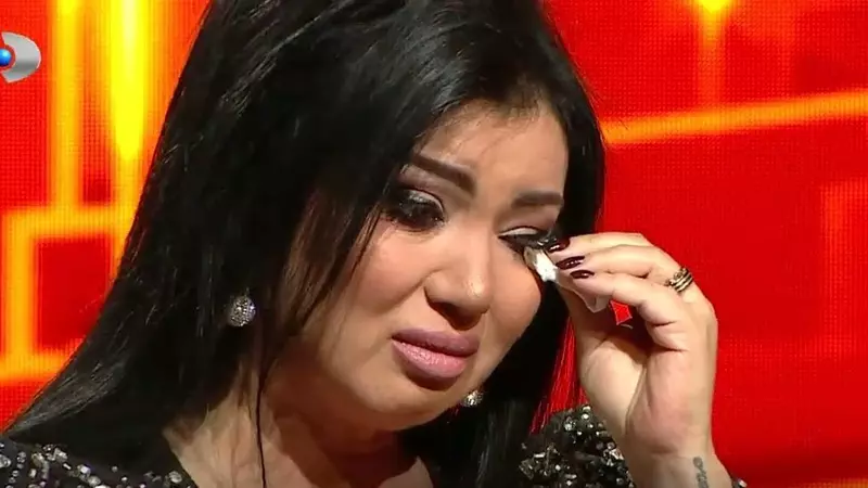 "Ori te întorci la mine, ori te împușc". Adriana Bahmuțeanu, amenințată cu pistolul la cap, de primul soț / Vedeta încă poartă numele lui Cosmin Bahmuțean