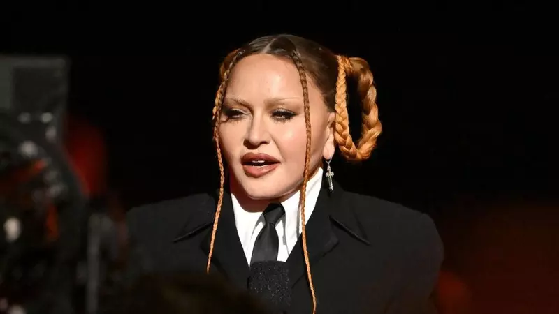 Madonna, desfigurată de operațiile estetice, la Premiile Grammy 2023. Fanii sunt șocați: "Doamne, ce și-a făcut la față?"