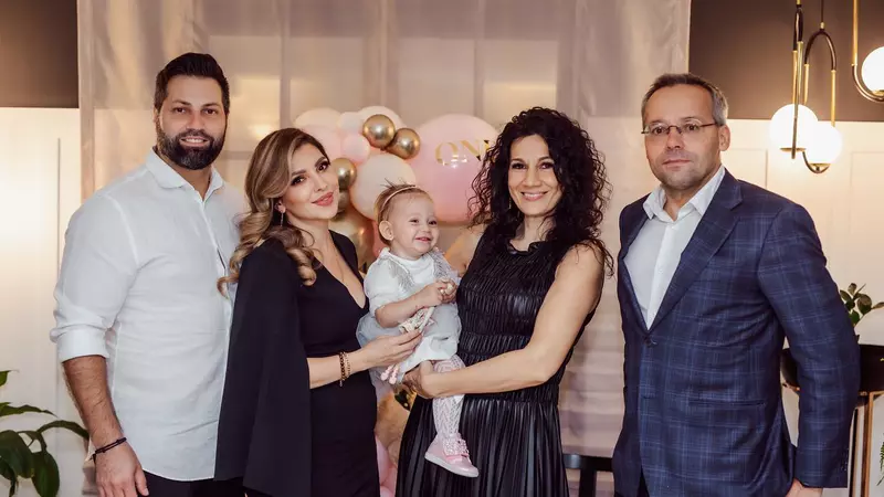 Celia i-a rupt turta fiicei sale, la aniversarea de 1 an. Ce obiect a ales micuța de pe tavă: „Nu-ți imaginezi ce reacție am avut...” / EXCLUSIV