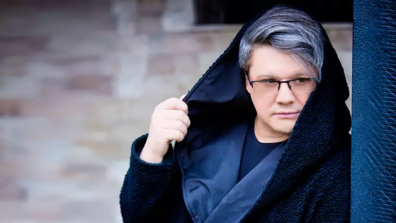 Ce ritual are Fuego înainte să urce pe scenă: "Primele 5 minute sunt cele mai grele. Mi se ridică mărul lui Adam, abia înghit"