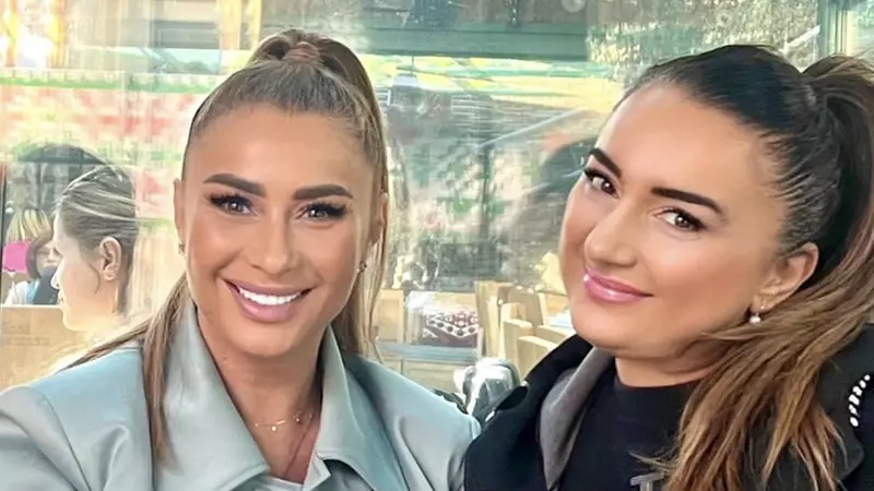 Andreea Sandu, fina Anamariei Prodan, și-a sărbătorit mama. Ce cadou extrem de scump i-a făcut: ”O bijuterie cu....” Tatălui ei i-a cumpărat o mașină / EXCLUSIV