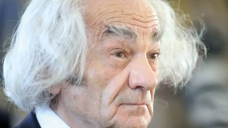 Cum a ajuns Leon Dănăilă neurochirurg în București și ce experiențe l-au marcat: „M-a dat la secția cea mai proastă. Erau toți paralizați, făceau pe ei, era un miros execrabil…” / EXCLUSIV