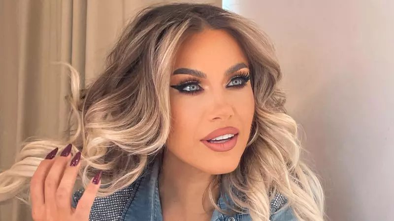 Amna recunoaște că e foarte permisivă cu fiul ei.  Ce a făcut David în timpul unui concert de-al artistei: „Mămicile au început să râdă. Era în primul rând și...”