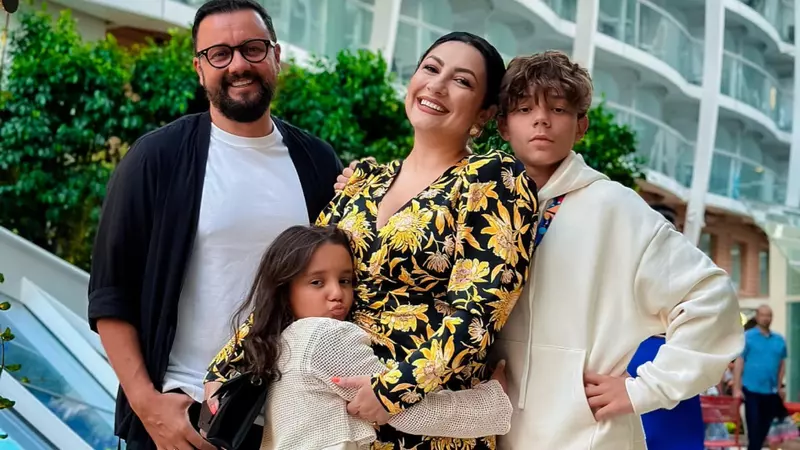 „Dacă David vrea să meargă la facultate la Londra, eu mă mut la...”. Andra e dispusă să plece din țară pentru copiii ei, ca să îi susțină la studii, în străinătate