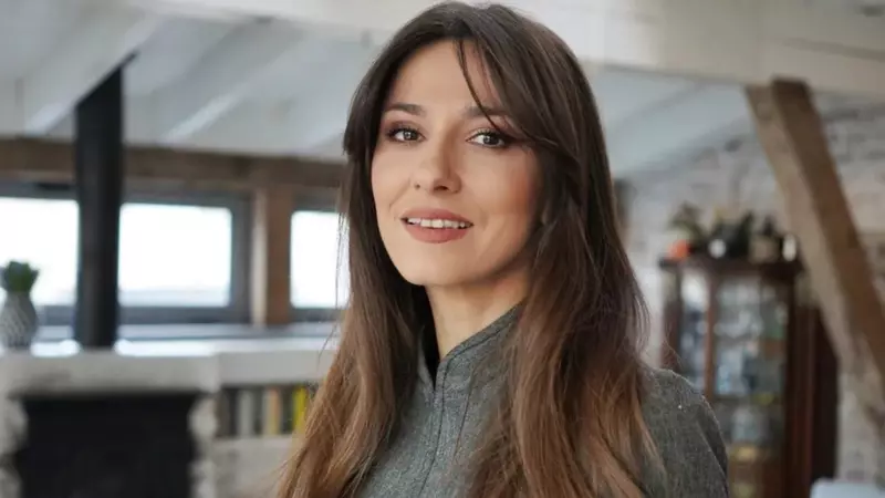 Dana Rogoz și soțul ei, Radu Dragomir, au stabilit câteva reguli pentru educația copiilor: „Impune niște limite, doar că eu mă țin mai mult de ele. Eu sunt polițistul rău”