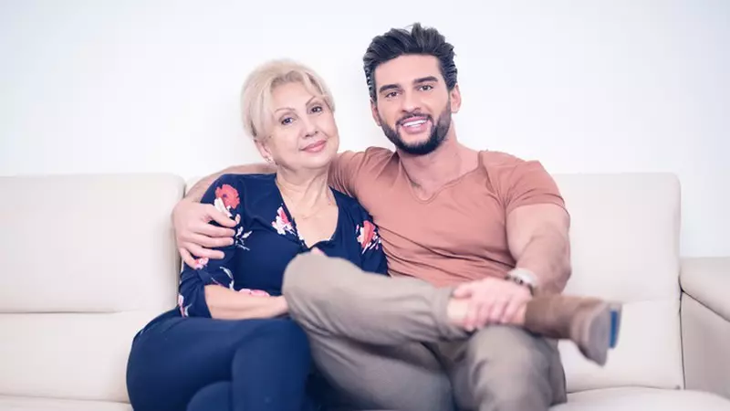 Mama lui Dorian Popa, adevărul neștiut despre relația cu artistul: "Port foarte greu numele lui Dorian. E greu, pentru că..." / Ce relație are cu celălalt fiu, stabilit în Germania