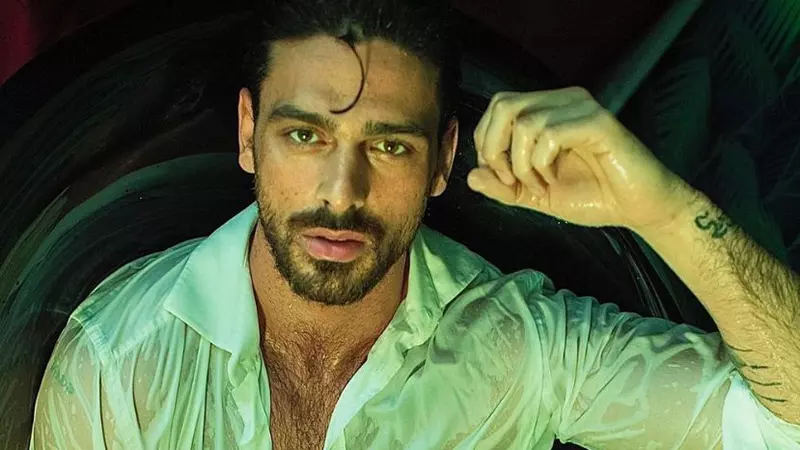 Cum a ajuns Michele Morrone din grădinar cel mai iubit actor italian: „Am fost și vânzător de aspiratoare. Din primul salariu am cumpărat o casă pentru mama mea și...” / Ce spune despre cei doi copii ai săi și viața personală