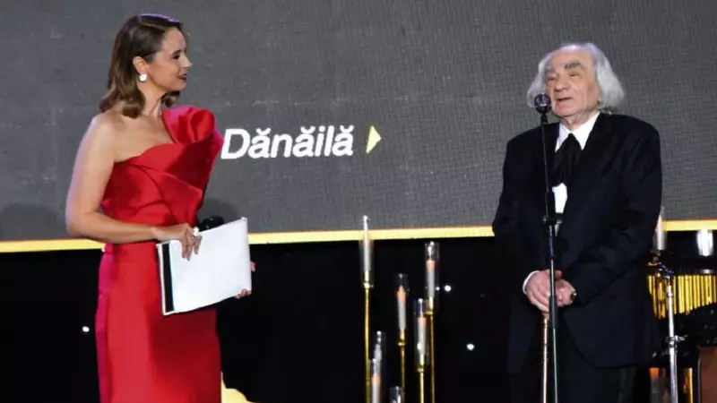 Andreea Marin, apariție răvășitoare la un eveniment. Ce l-a întrebat pe reputatul neurochirurg Leon Dănăilă, după ce l-a premiat: „Când am reușit la facultate, părinții au plâns, dar nu de bucurie, ci de supărare, că…” / EXCLUSIV