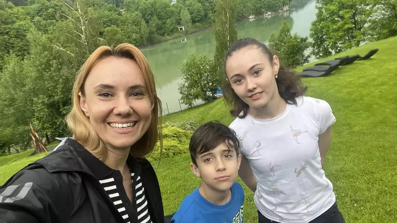 Oana Ioniță l-a prezentat pe actualul ei iubit copiilor: „Dacă va funcționa, mă voi căsători" / Vedeta a divorțat anul trecut de tenorul Florin Budnaru